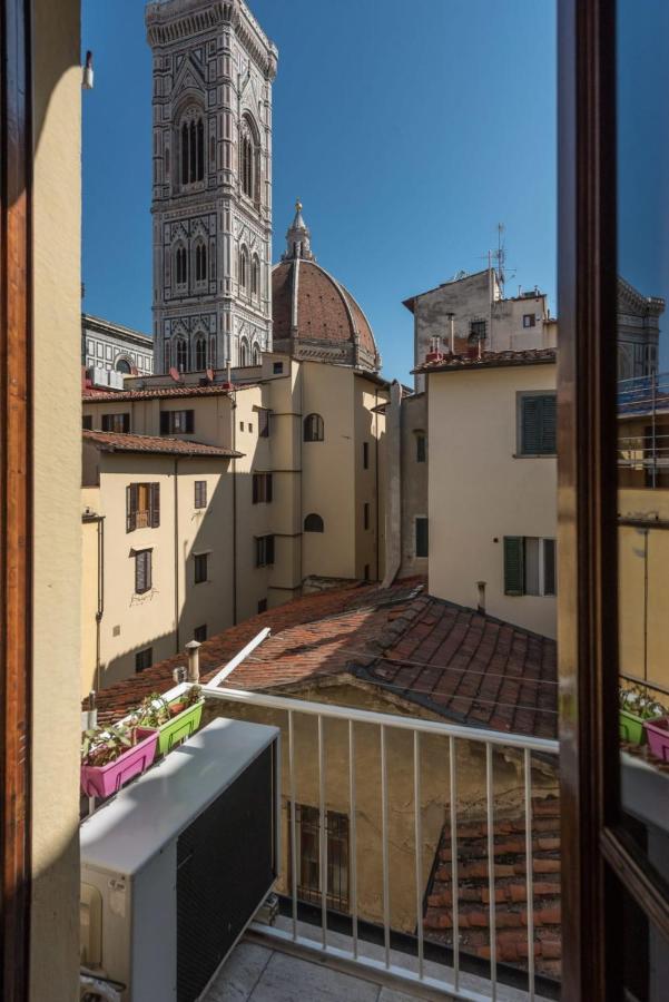 Charming 2Bed Apartment Overlooking Duomo - Hosted By Sweetstay Φλωρεντία Εξωτερικό φωτογραφία
